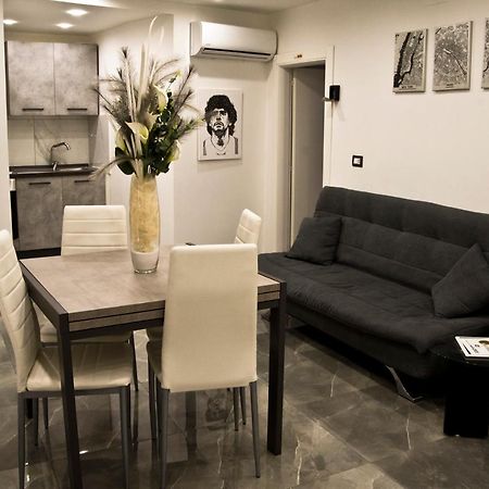 Suite Napoli Sotterranea Con Jacuzzi Luaran gambar