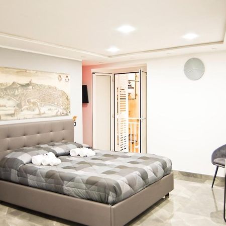 Suite Napoli Sotterranea Con Jacuzzi Luaran gambar