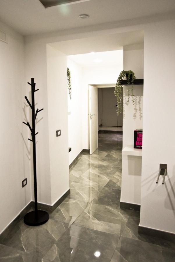 Suite Napoli Sotterranea Con Jacuzzi Luaran gambar