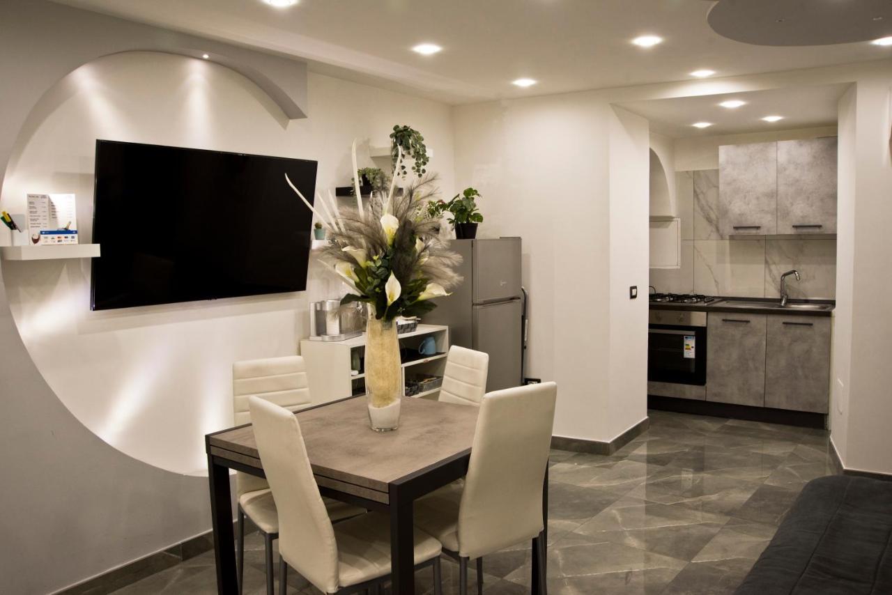 Suite Napoli Sotterranea Con Jacuzzi Luaran gambar