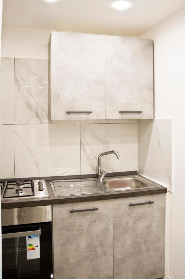 Suite Napoli Sotterranea Con Jacuzzi Luaran gambar