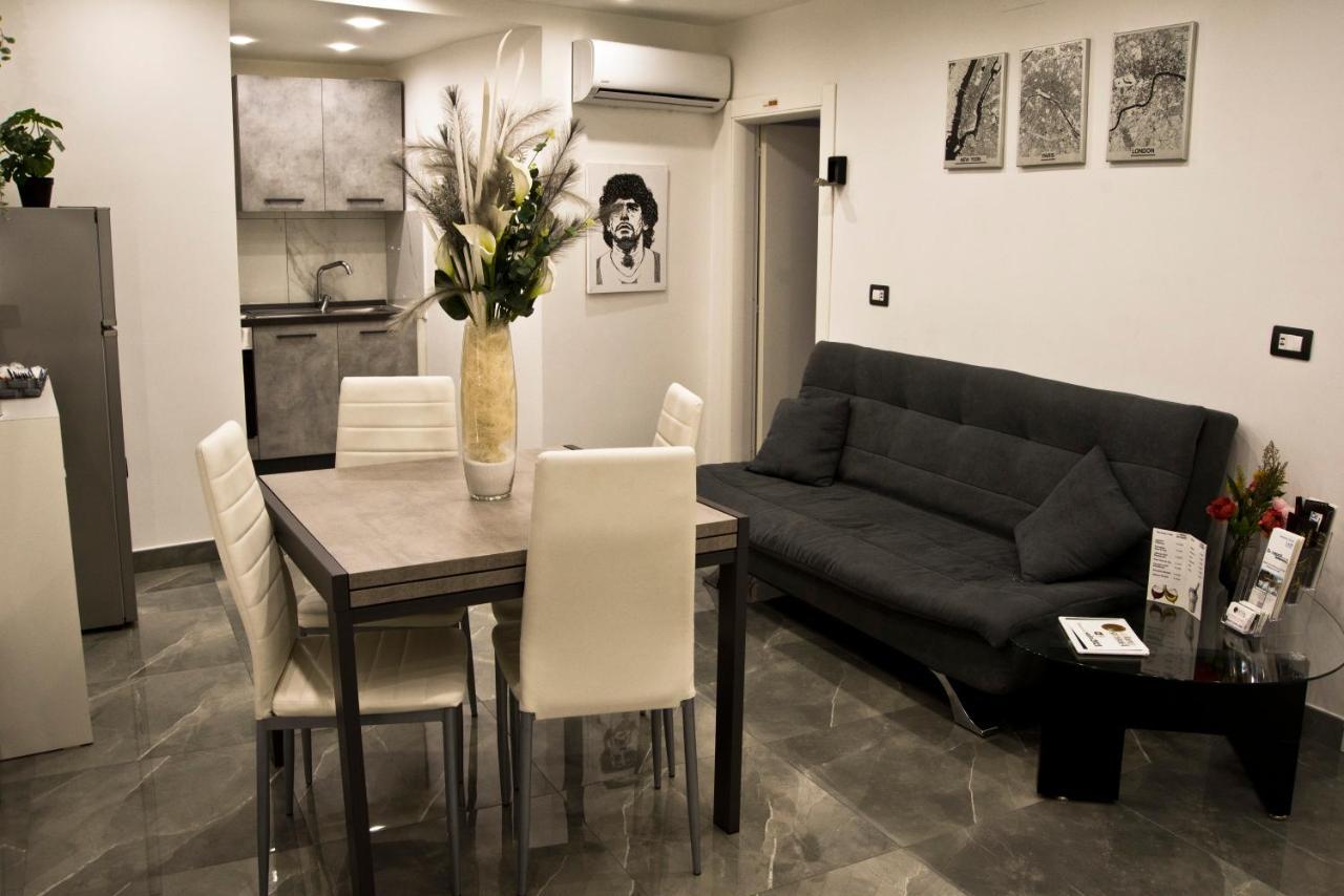 Suite Napoli Sotterranea Con Jacuzzi Luaran gambar