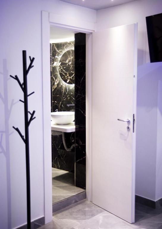 Suite Napoli Sotterranea Con Jacuzzi Luaran gambar