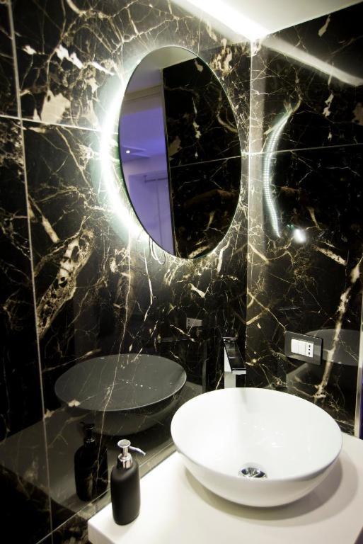 Suite Napoli Sotterranea Con Jacuzzi Luaran gambar
